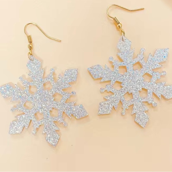 Acrylic Snowflake โ๏ธ dangling holographic earrings ๐ - Picture 7 of 7